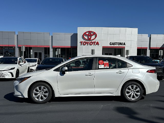 New 2027 Toyota Corolla LE FWD image 5