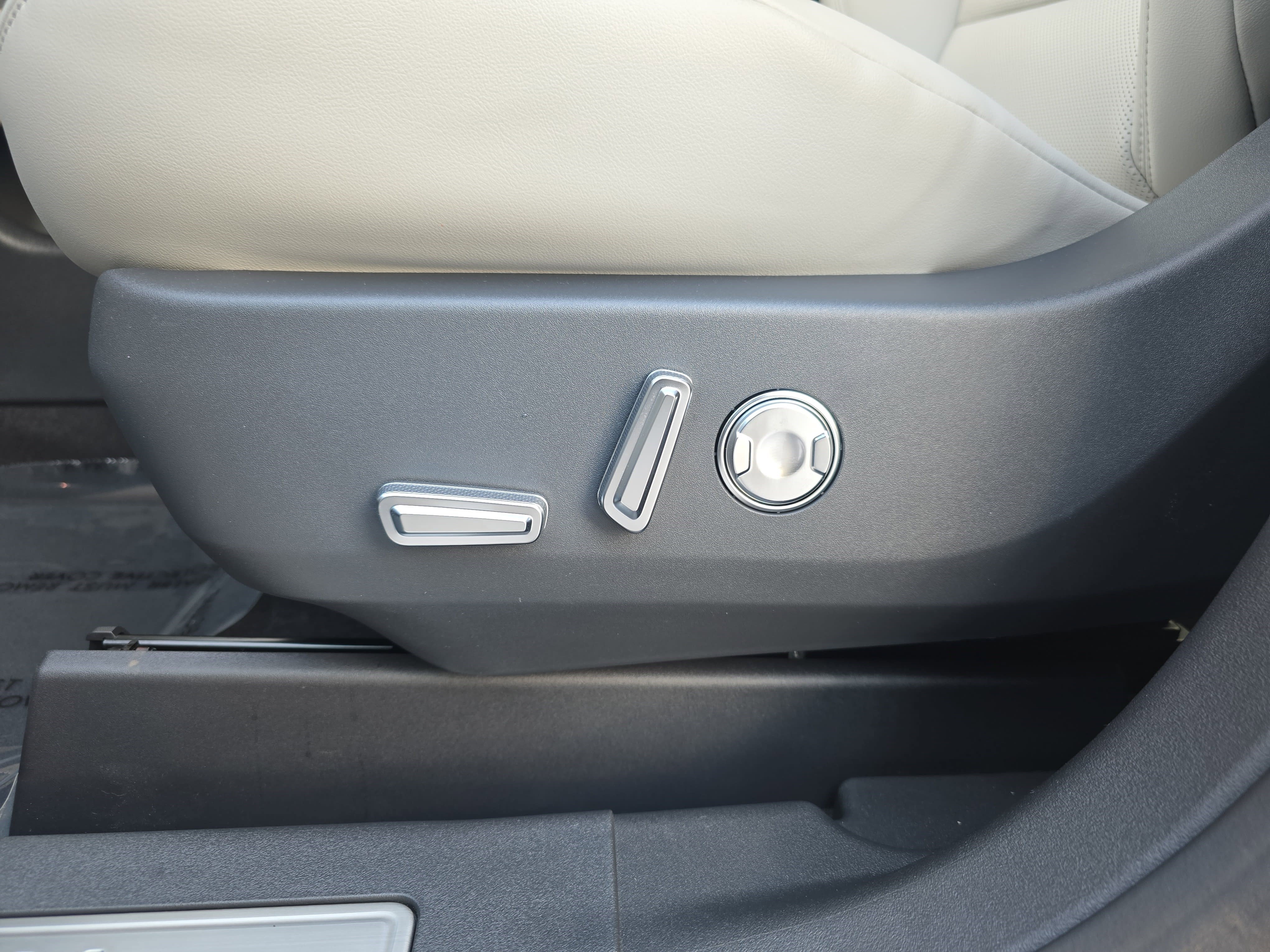 New 2026 Lincoln Nautilus Premier w/ Equipment Group 102A AWD/4WD image 29