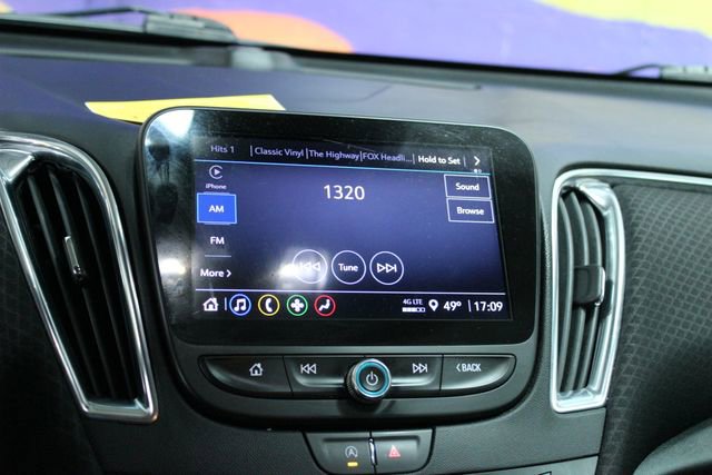 Used 2021 Chevrolet Malibu LT image 17