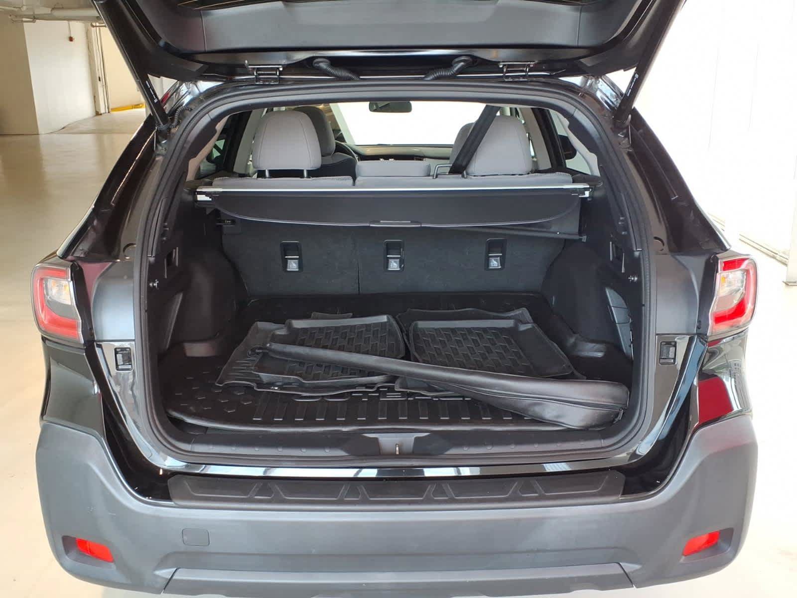 Used 2023 Subaru Outback Premium AWD/4WD image 11