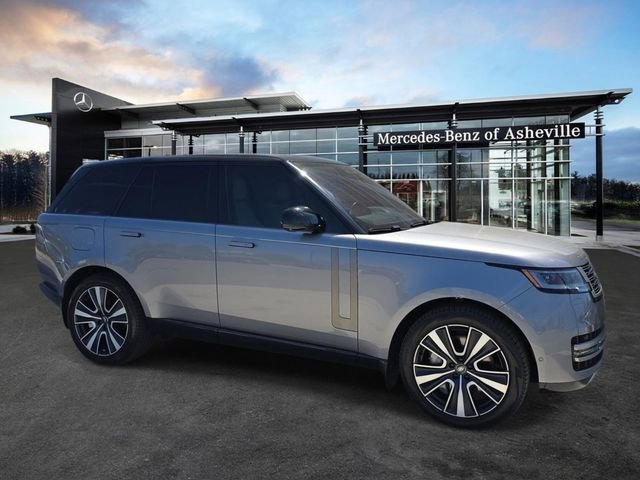 Used 2023 Land Rover Range Rover SE image 1