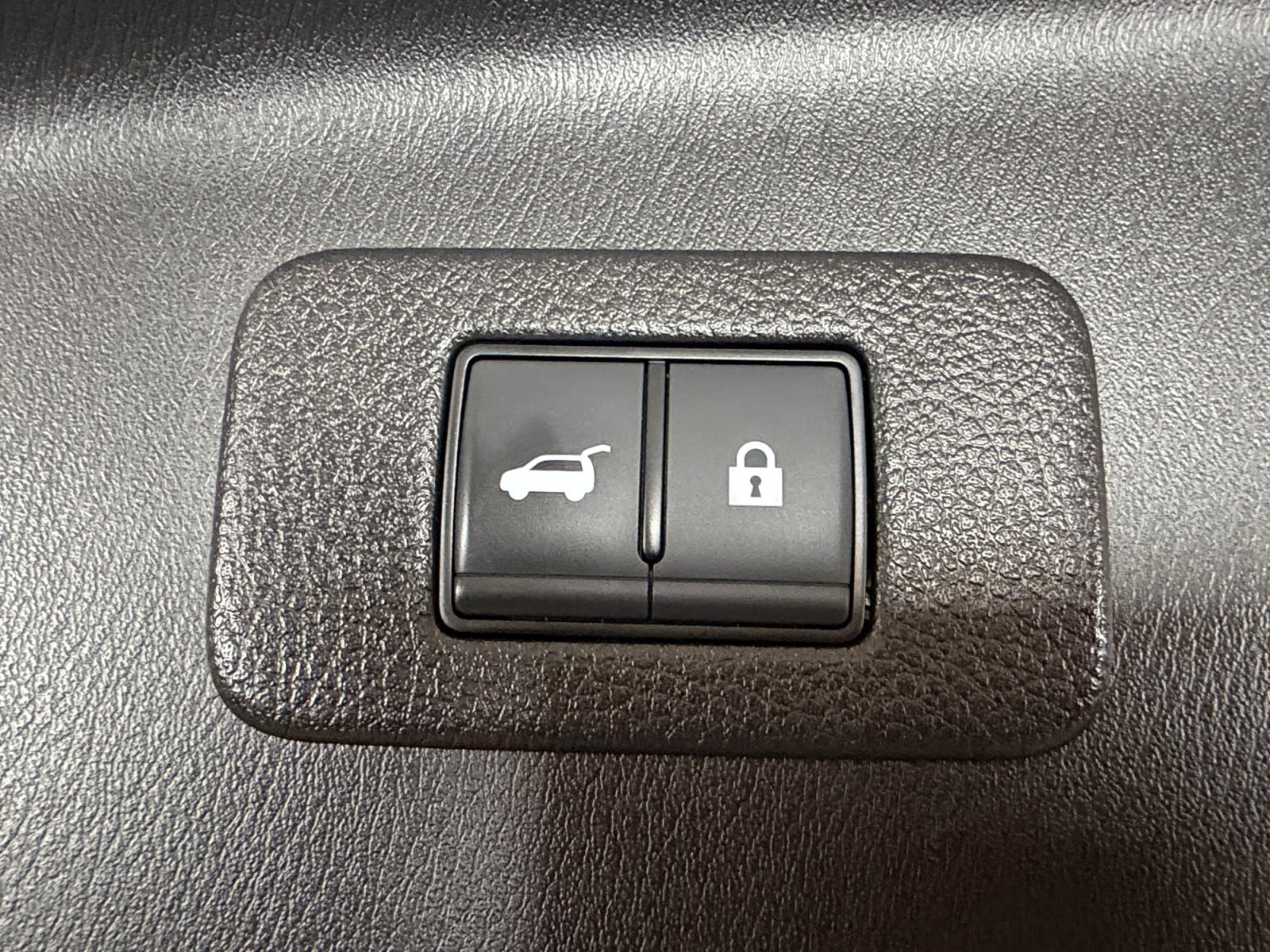 Used 2024 Nissan Armada SL w/ Midnight Edition Package RWD image 42