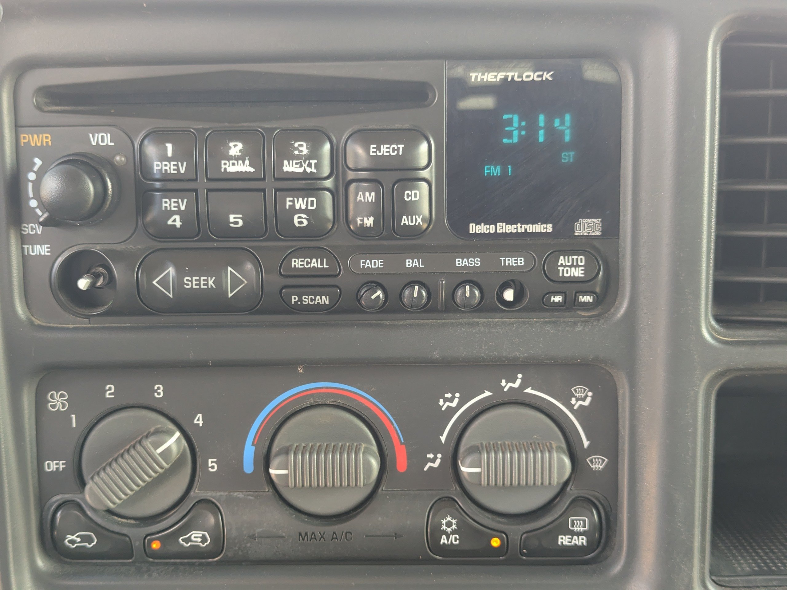 Used 2002 Chevrolet Silverado 2500 LT AWD/4WD image 19