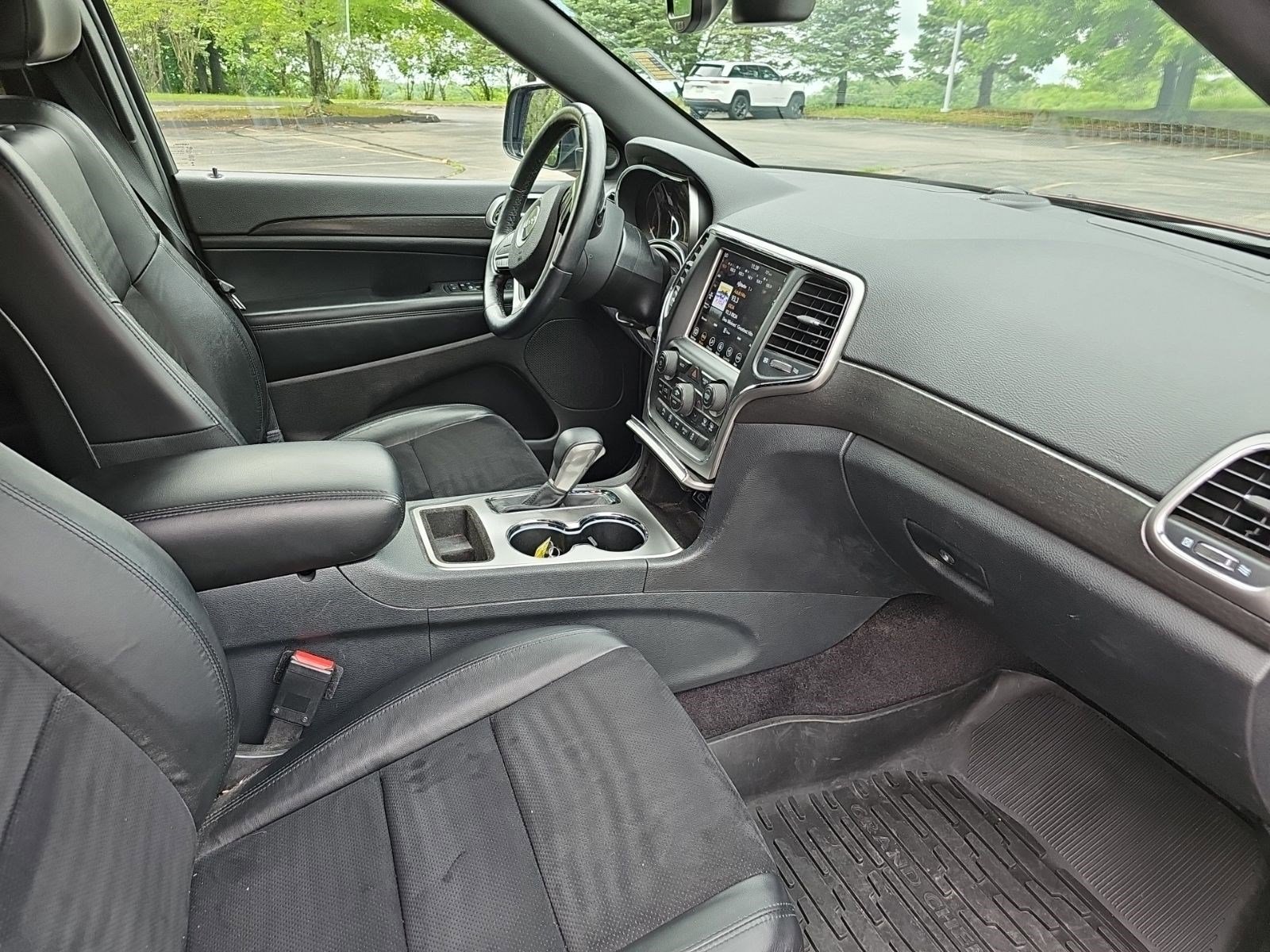 Used 2018 Jeep Grand Cherokee Altitude AWD/4WD image 11