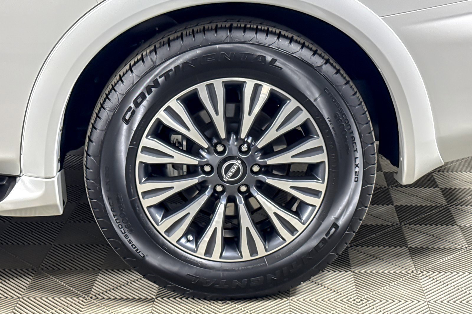 Used 2022 Nissan Armada SL w/ Midnight Edition Package image 27