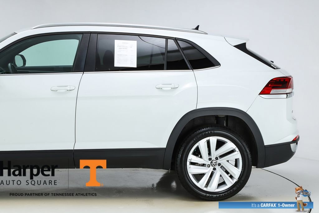 Used 2023 Volkswagen Atlas Cross Sport SE w/ Panoramic Sunroof Package FWD image 4