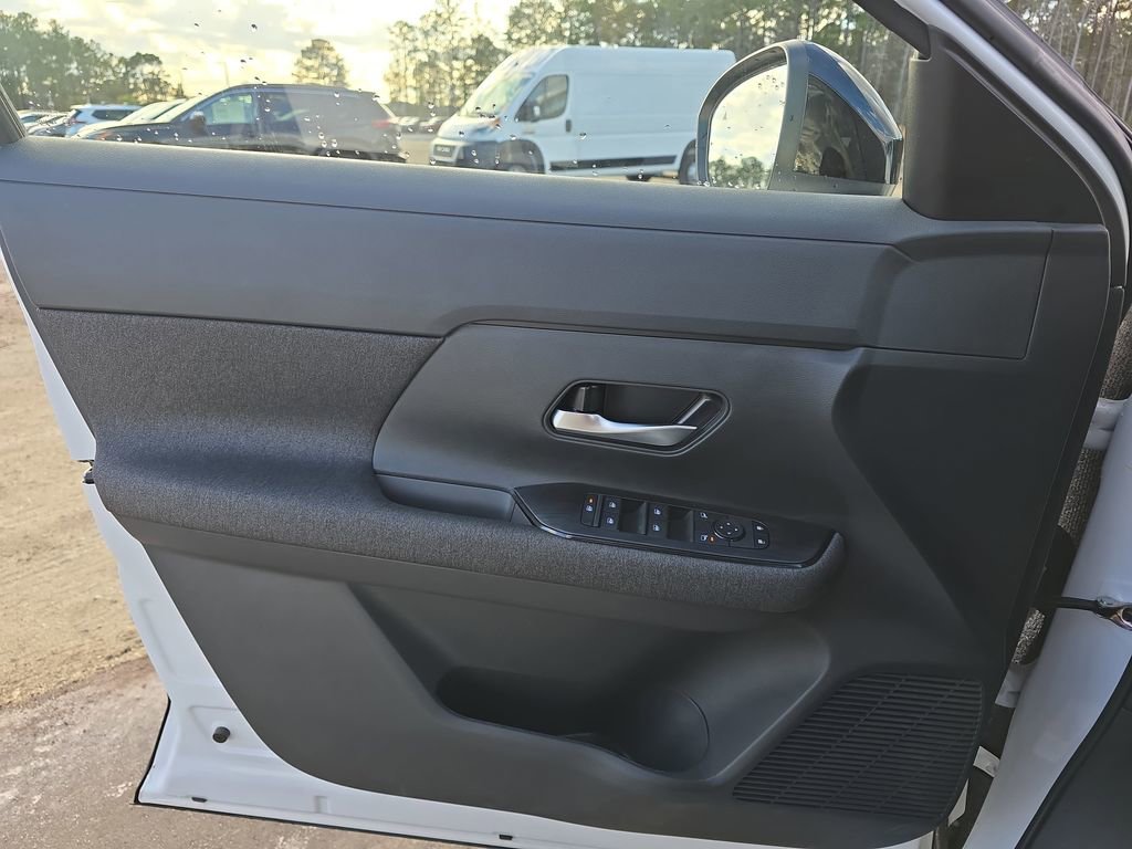 New 2026 Nissan Kicks SV w/ Cold Weather Package FWD image 29