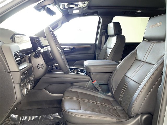 New 2026 Chevrolet Suburban High Country image 25