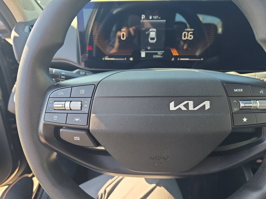 Used 2025 Kia K4 FWD image 13