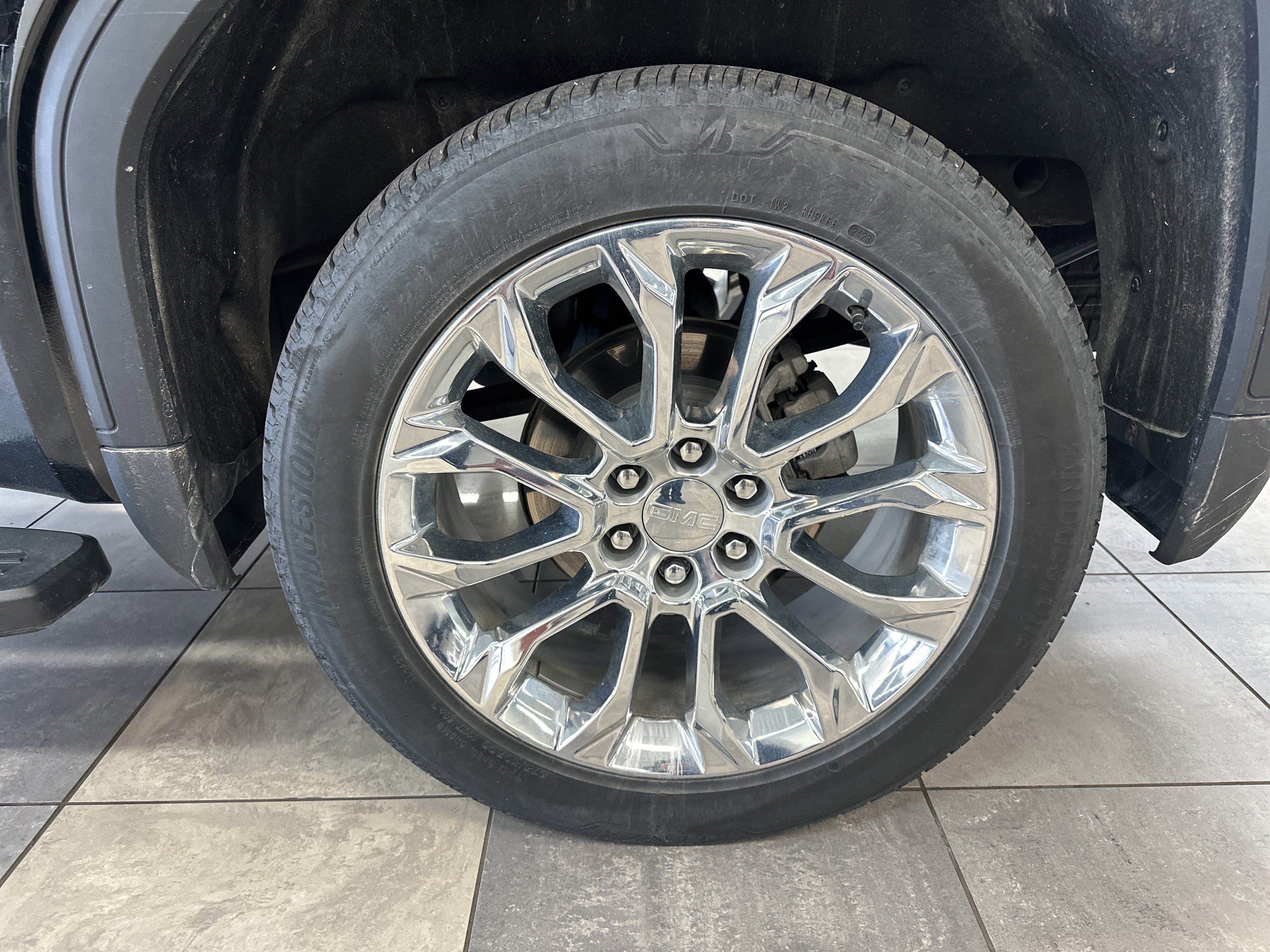 Used 2024 GMC Sierra 1500 SLT w/ SLT Premium Plus Package image 5