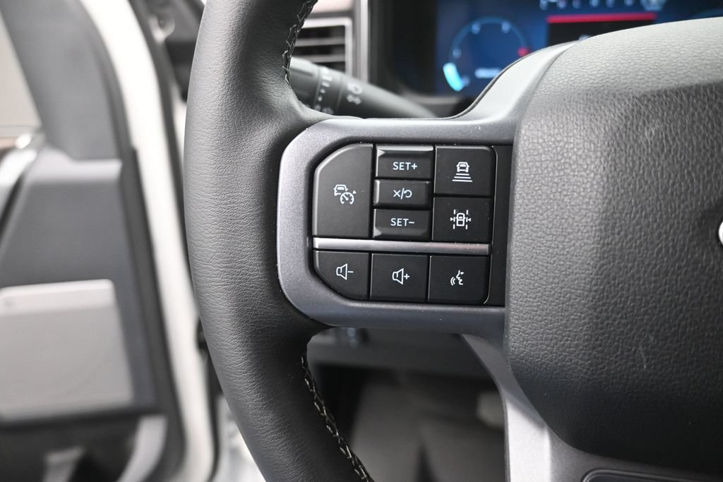 Used 2025 Ford F350 Lariat w/ Lariat Ultimate Package AWD/4WD image 7