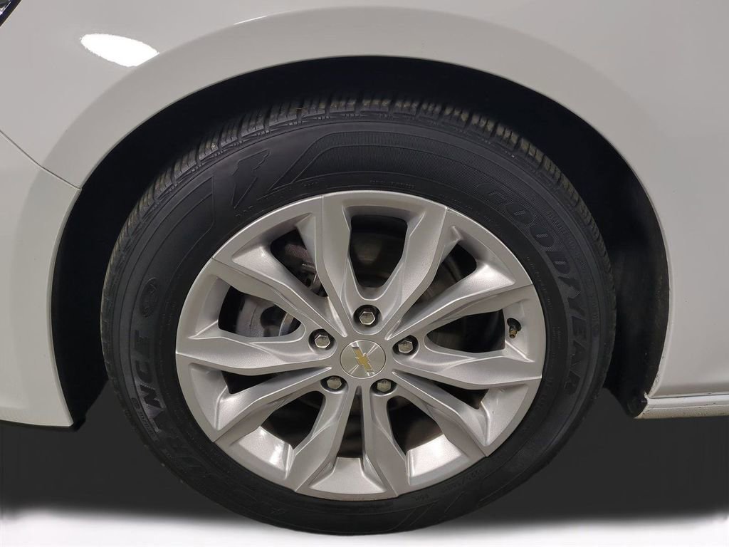 Used 2024 Chevrolet Malibu LT image 11