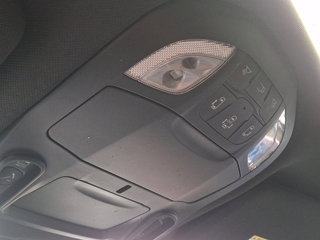 Used 2023 Chrysler Pacifica Limited w/ S Appearance Package image 32