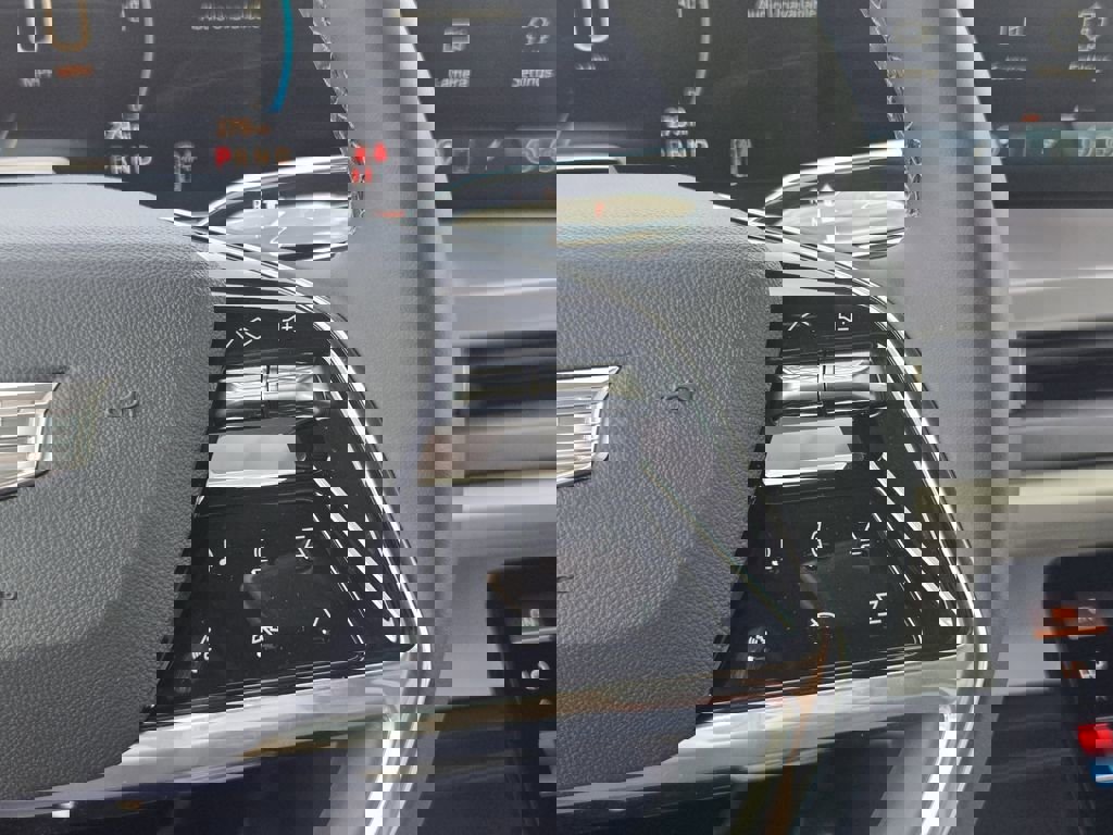 New 2026 Cadillac Vistiq Sport w/ LPO, Floor Liner Package image 29