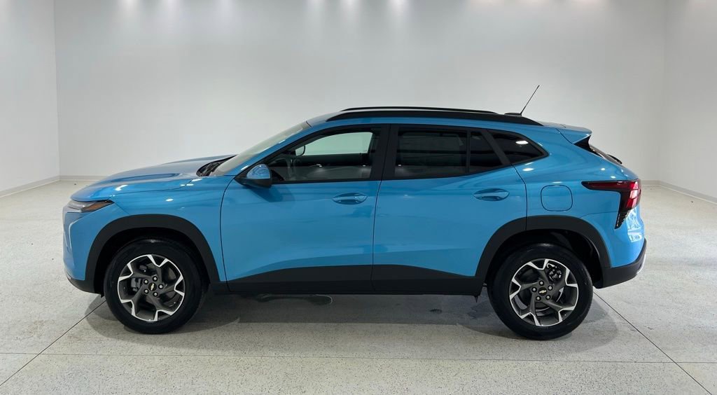 New 2026 Chevrolet Trax LT w/ Driver Confidence Package image 2