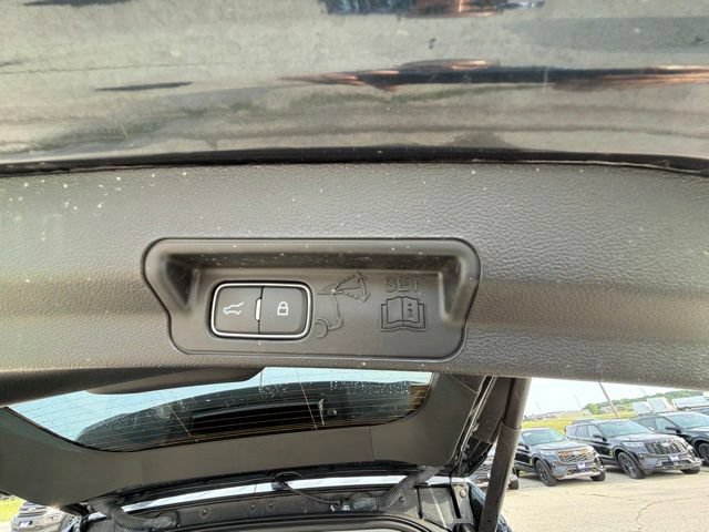 Used 2024 Ford Explorer XLT w/ Equipment Group 202A AWD/4WD image 20