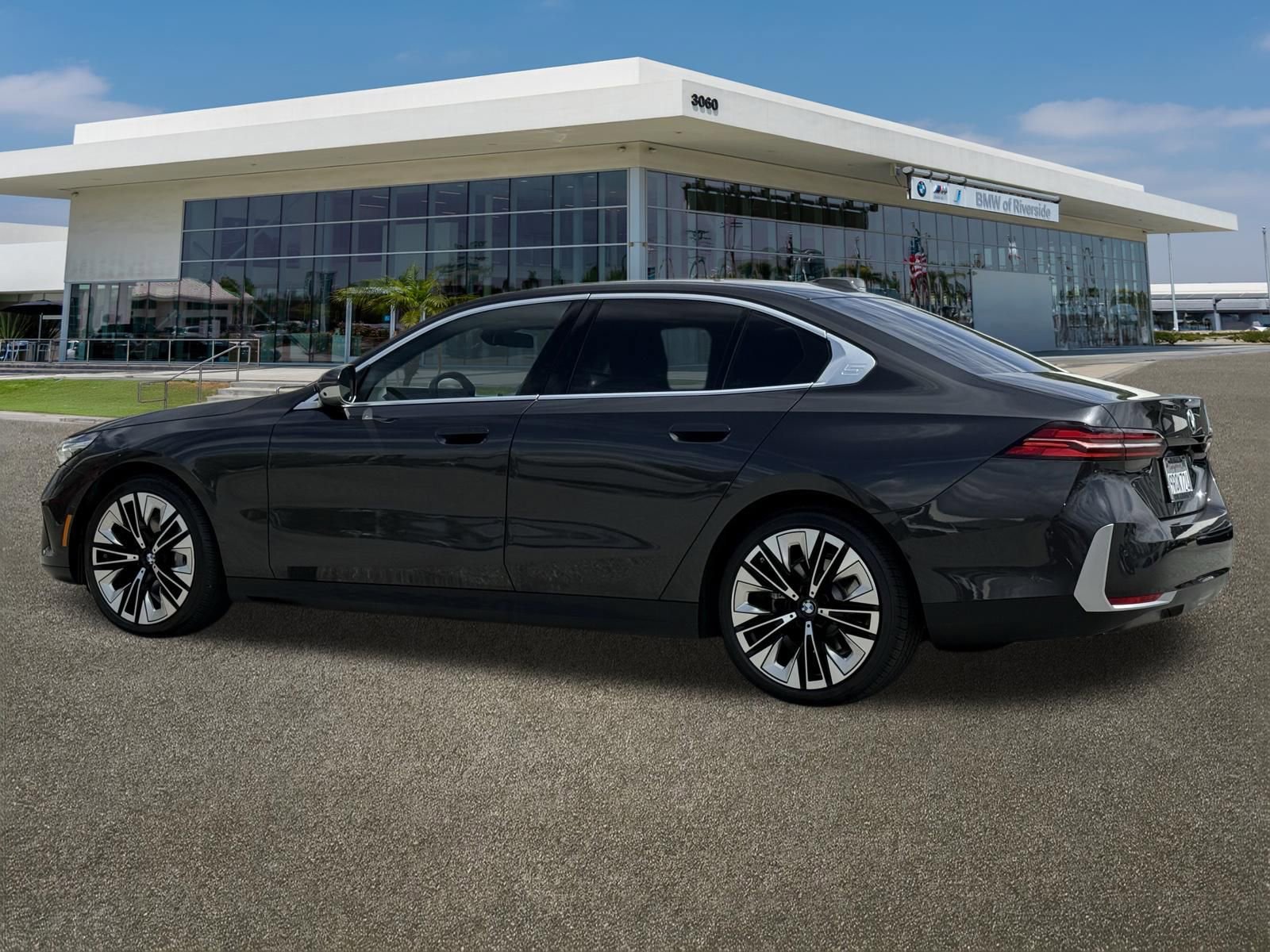 Certified 2024 BMW 530i w/ Premium Package RWD image 8