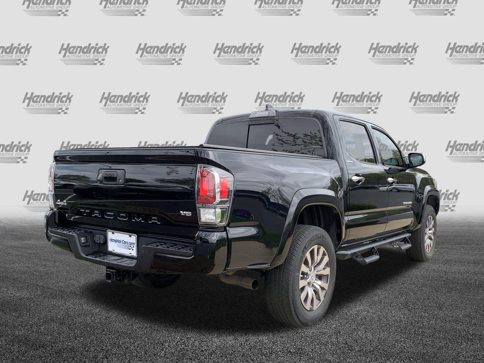 Used 2021 Toyota Tacoma Limited image 10
