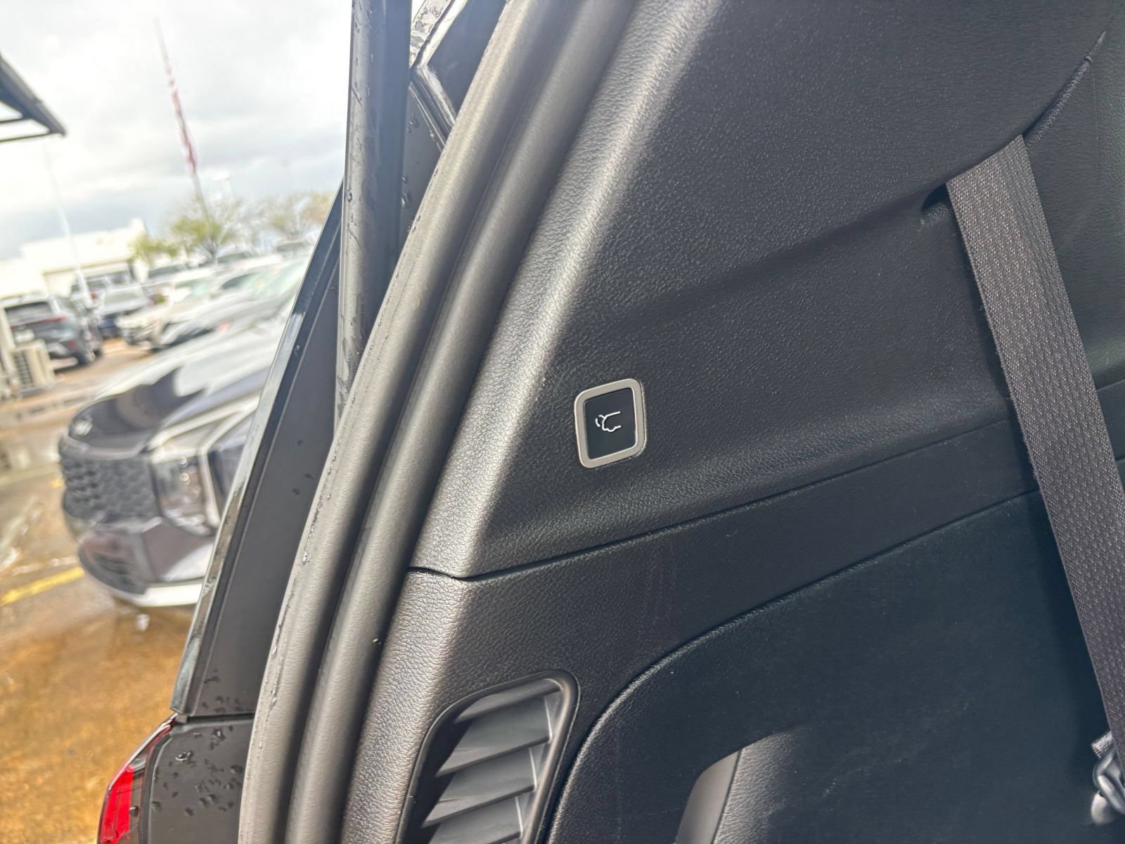 Used 2025 Chrysler Pacifica Limited FWD image 24