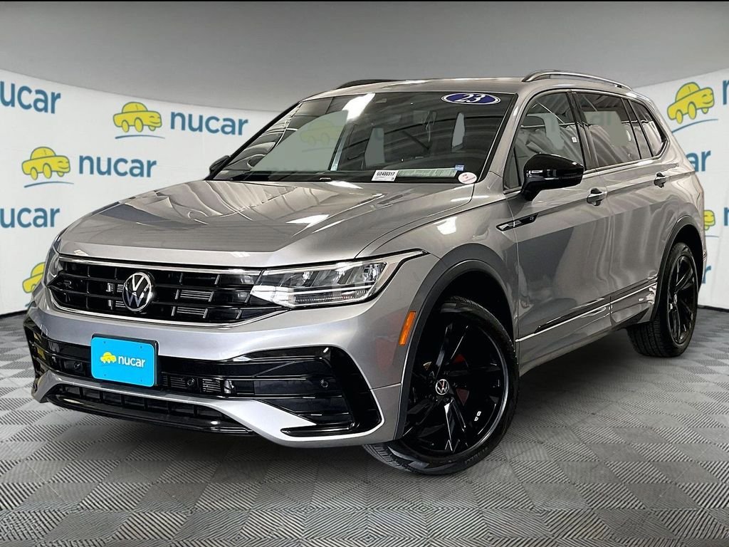 Used 2023 Volkswagen Tiguan SE R-Line AWD/4WD image 3