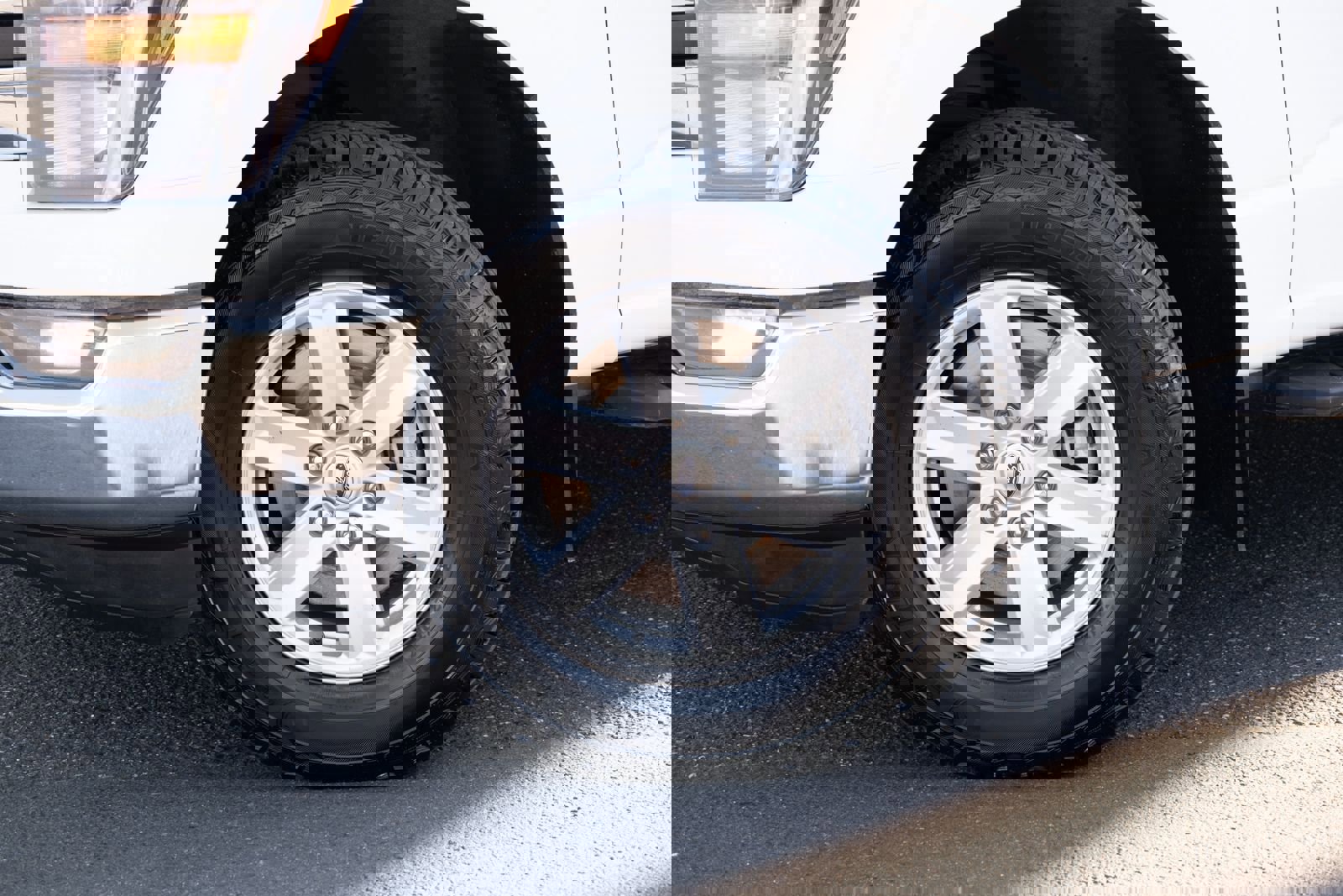 Used 2023 Ford F150 XLT w/ Trailer Tow Package image 18