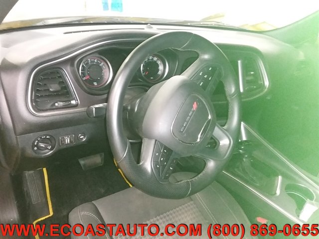 Used 2018 Dodge Challenger R/T w/ Driver Convenience Group RWD image 11