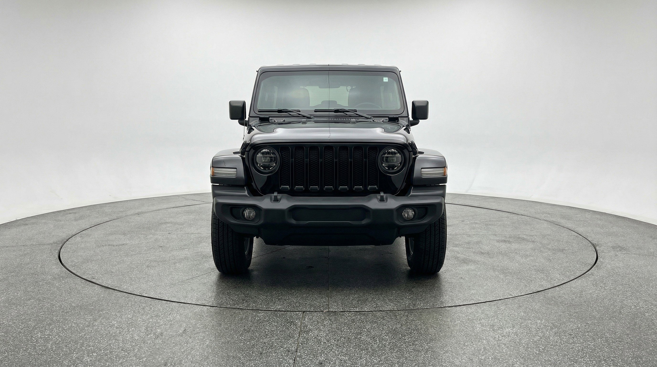 Used 2025 Jeep Wrangler Sahara image 2