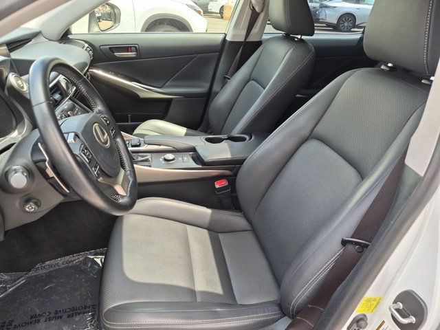 Used 2018 Lexus IS 300 w/ Comfort Package RWD image 11