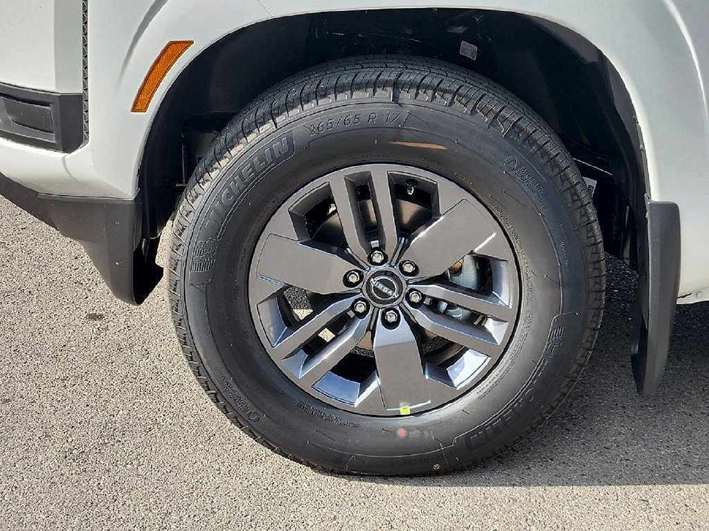 New 2027 Nissan Frontier SV w/ SV Convenience Package RWD image 10
