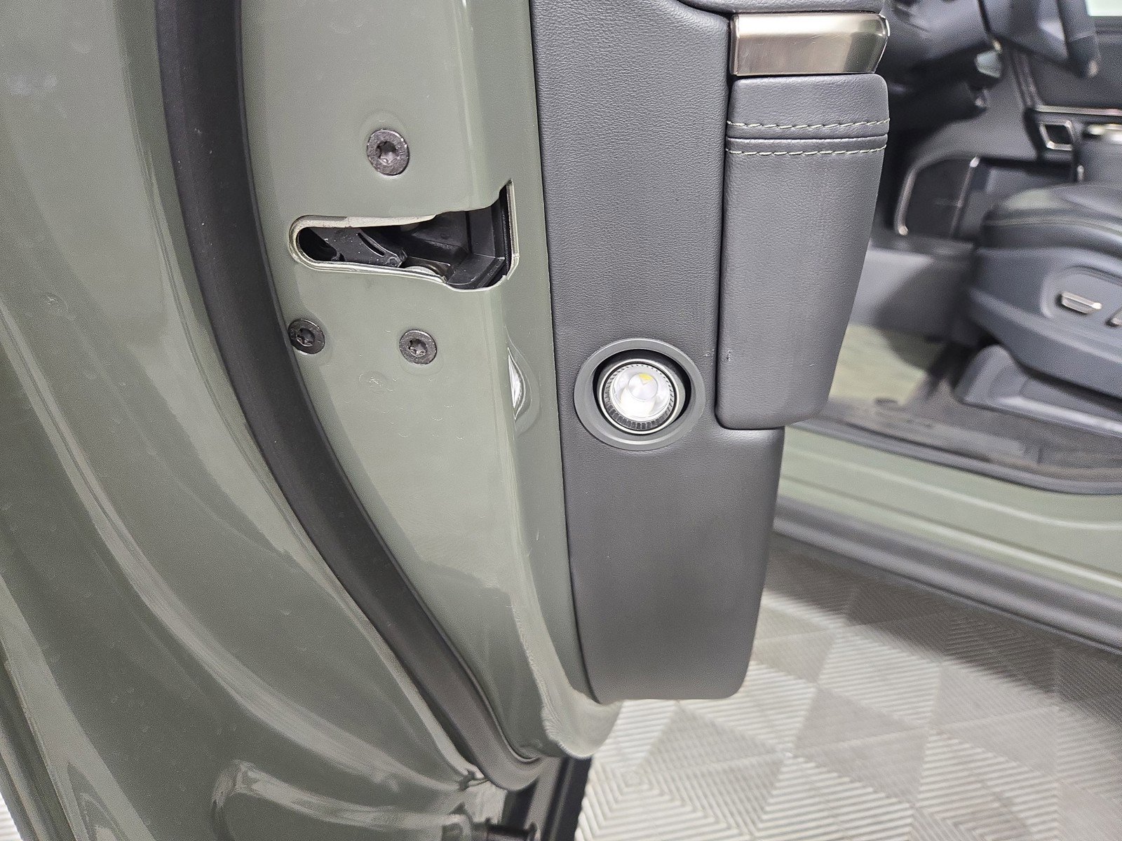 Used 2022 Rivian R1S Launch Edition image 31