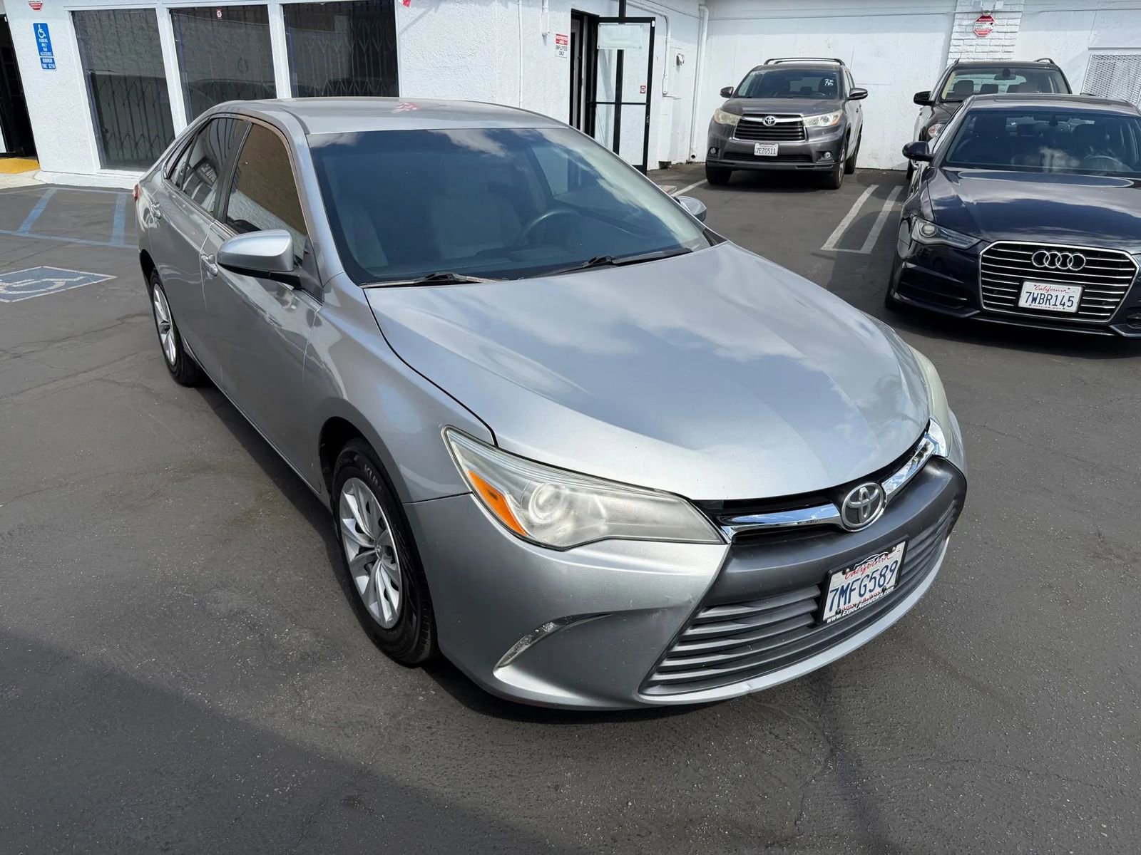 Used 2015 Toyota Camry LE FWD image 9