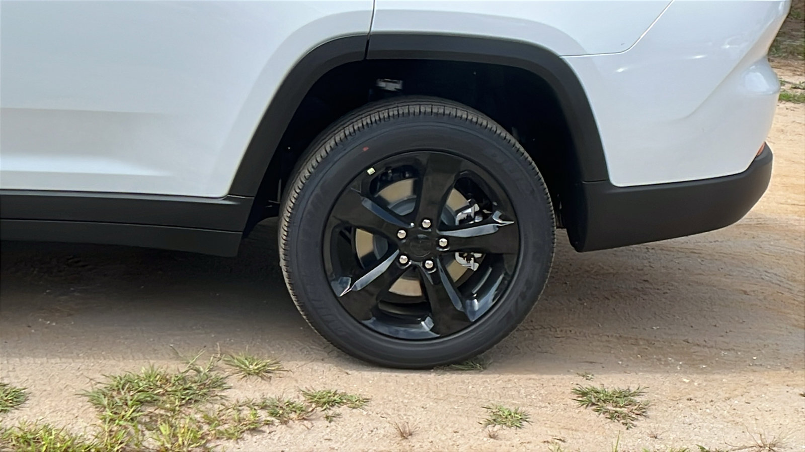 New 2025 Jeep Grand Cherokee L Altitude image 12