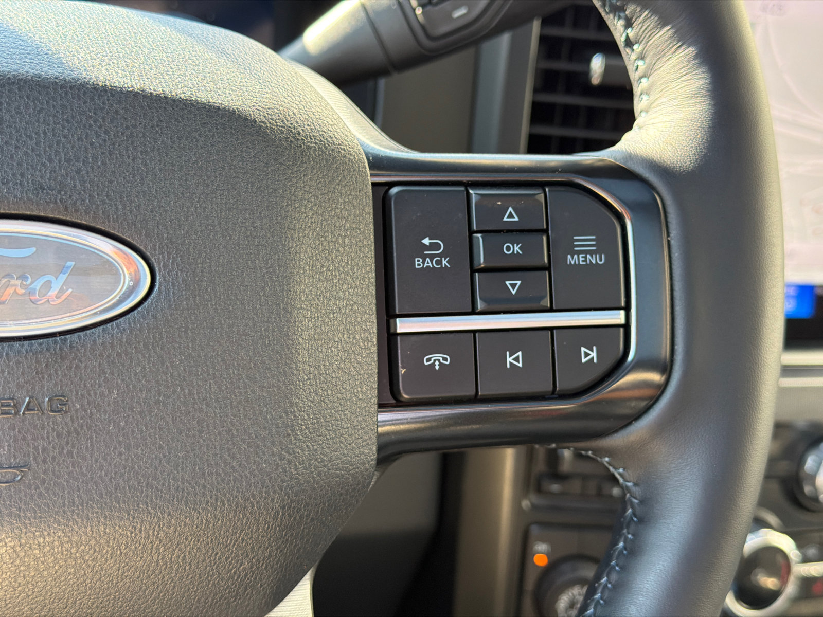 Used 2025 Ford F350 Platinum w/ Tremor Off-Road Package AWD/4WD image 28