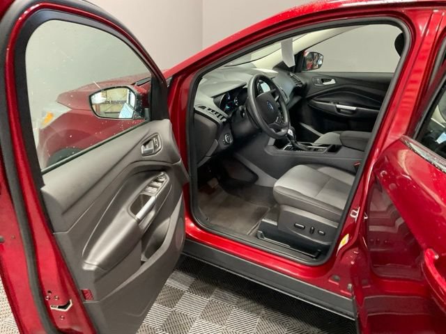 Used 2019 Ford Escape SE FWD image 14