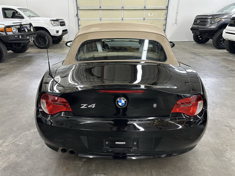 Used 2006 BMW Z4 3.0i RWD image 4