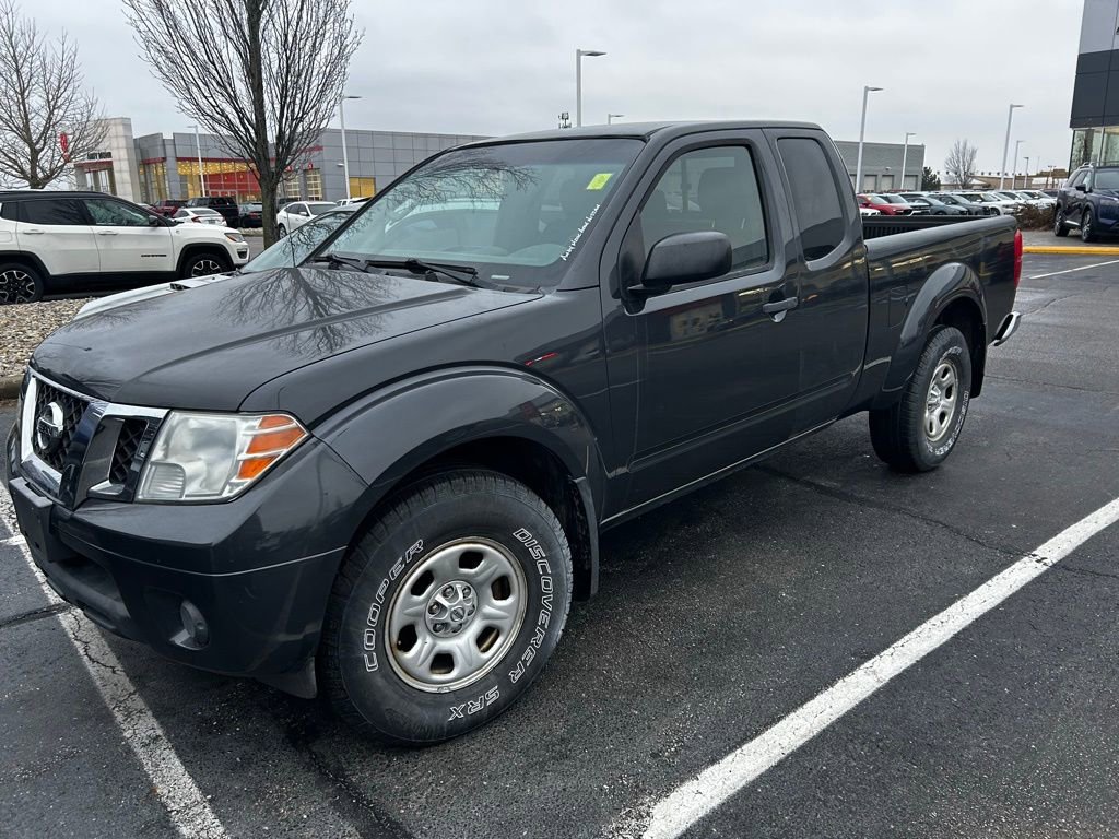 Used 2012 Nissan Frontier SV image 2