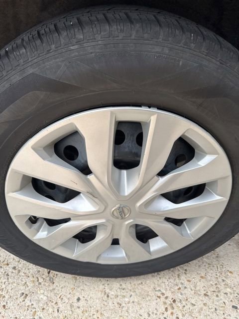 Used 2016 Nissan Rogue S FWD image 20