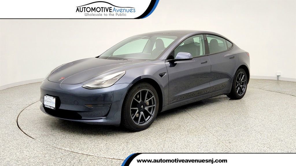 Used 2021 Tesla Model 3 Standard Range Plus RWD image 1