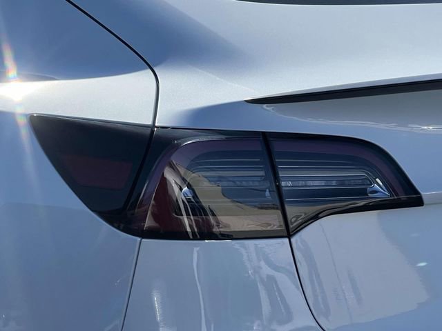 Used 2022 Tesla Model 3 Performance image 9