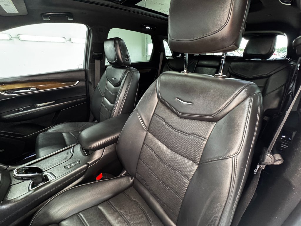 Used 2017 Cadillac XT5 Platinum AWD/4WD image 14