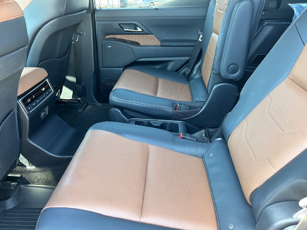 Used 2025 Lexus GX 550 AWD/4WD image 17