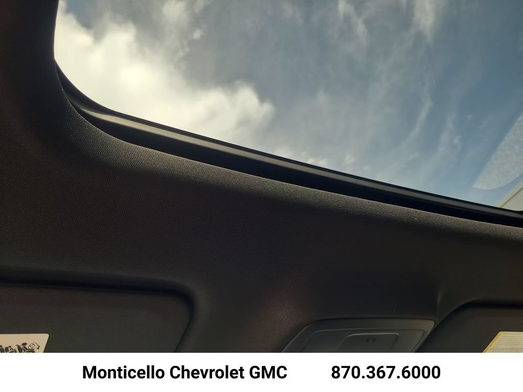 New 2026 Chevrolet Traverse LT w/ Sun and Wheel Package FWD image 31