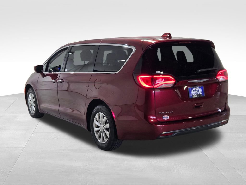 Certified 2019 Chrysler Pacifica Touring Plus w/ Cold Weather Group FWD image 22