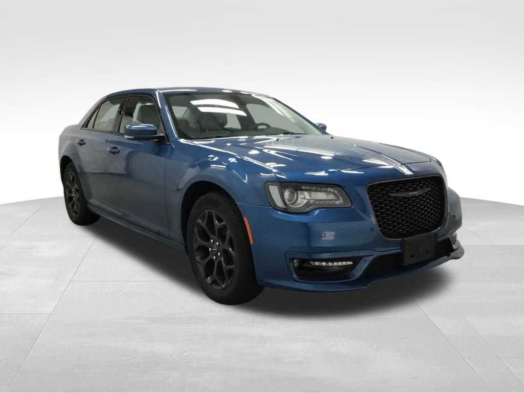Used 2022 Chrysler 300 Touring L w/ Comfort Group AWD/4WD image 3