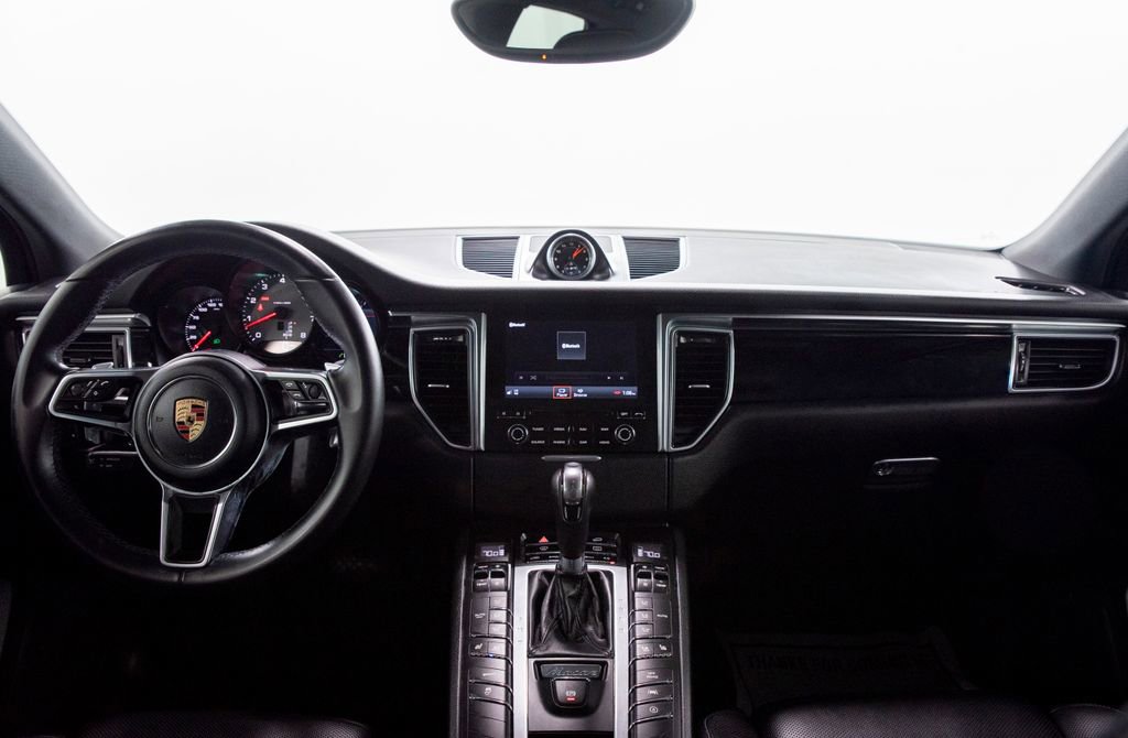 Used 2018 Porsche Macan S image 24