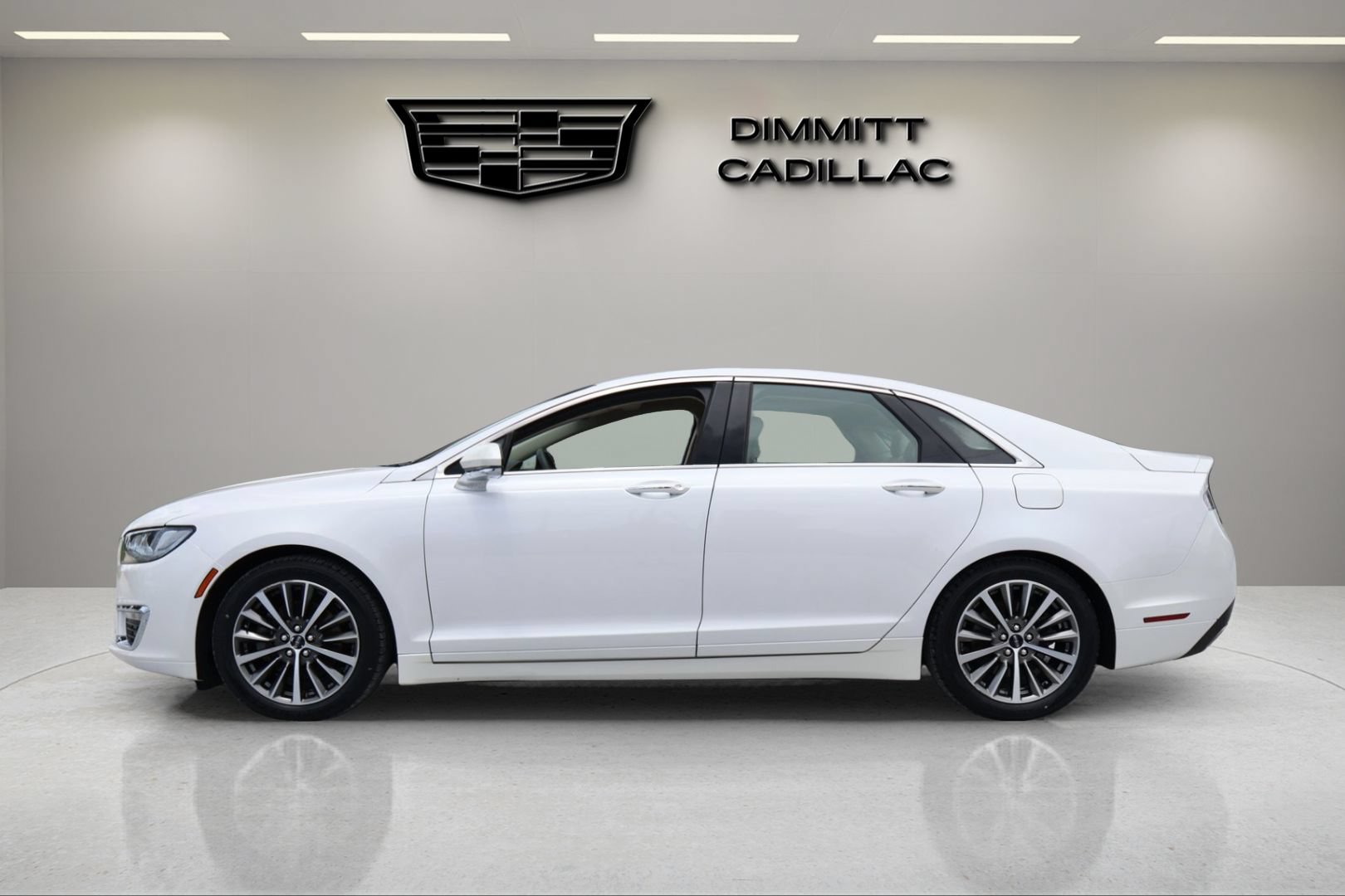 Used 2019 Lincoln MKZ Premiere FWD image 8