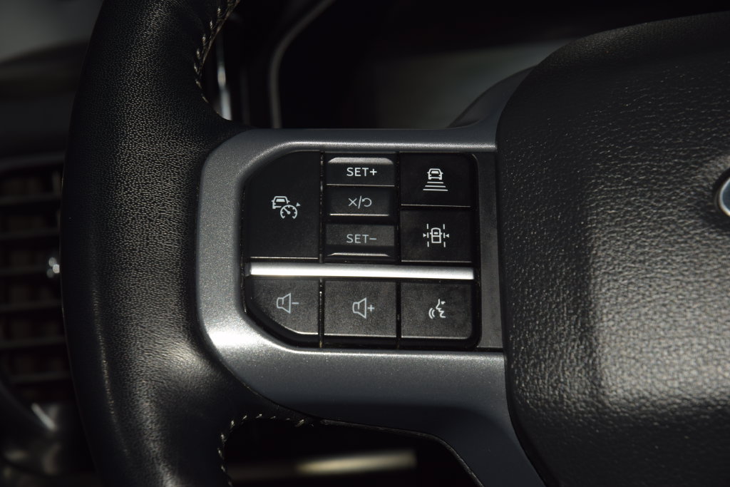 Used 2024 Ford F350 Lariat w/ Lariat Ultimate Package AWD/4WD image 36