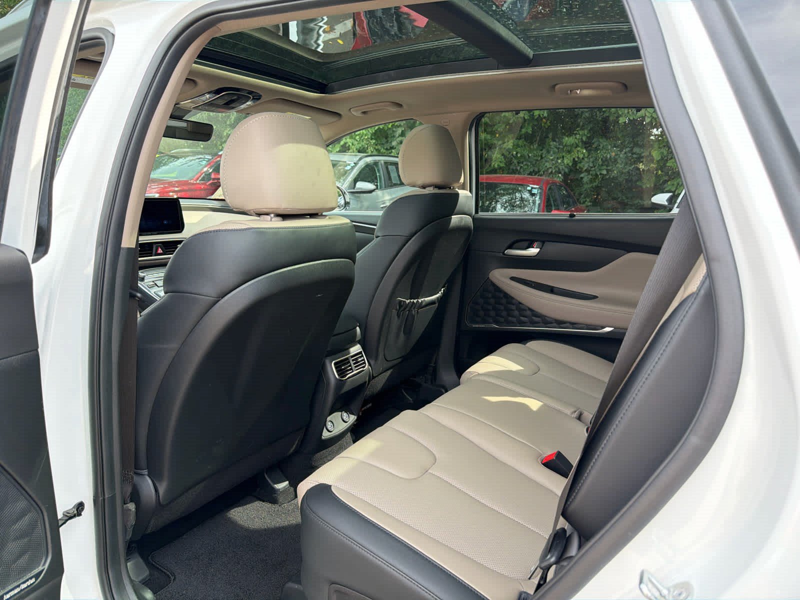 Certified 2023 Hyundai Santa Fe SEL w/ Premium Package AWD/4WD image 5