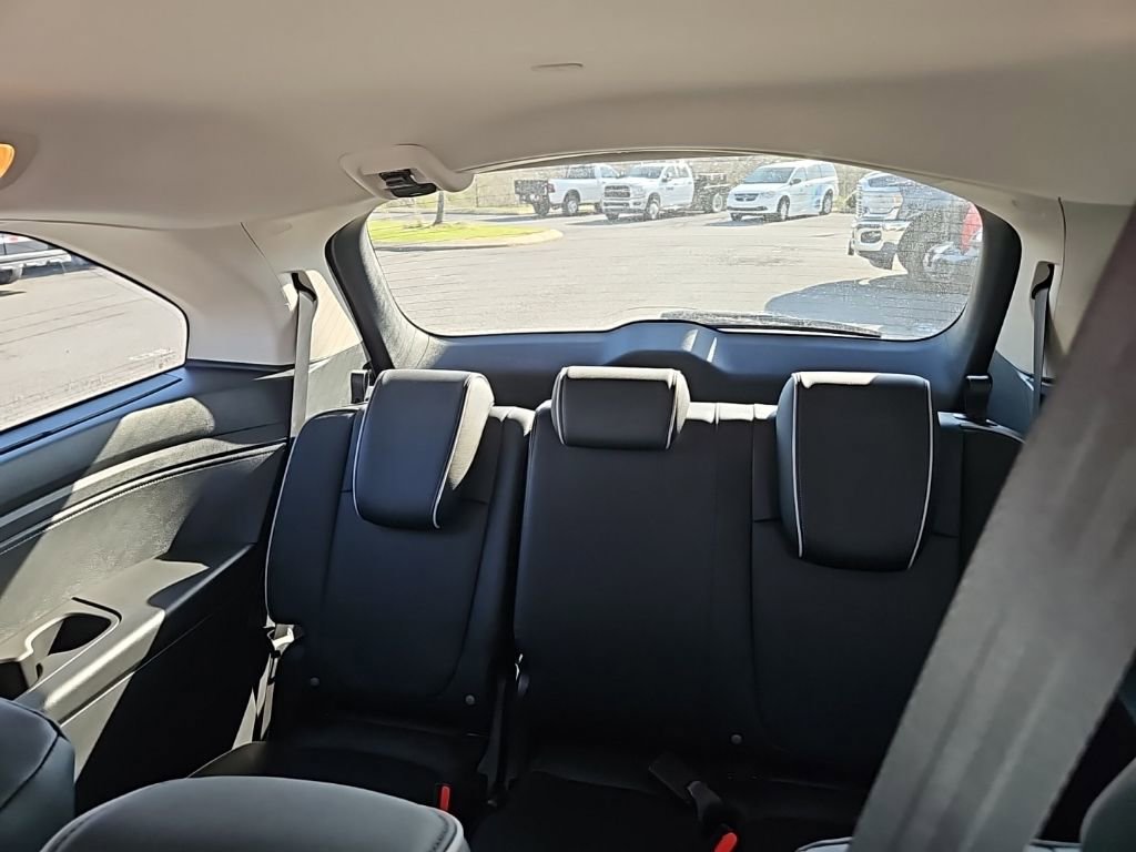 Used 2025 Honda Odyssey Touring image 14