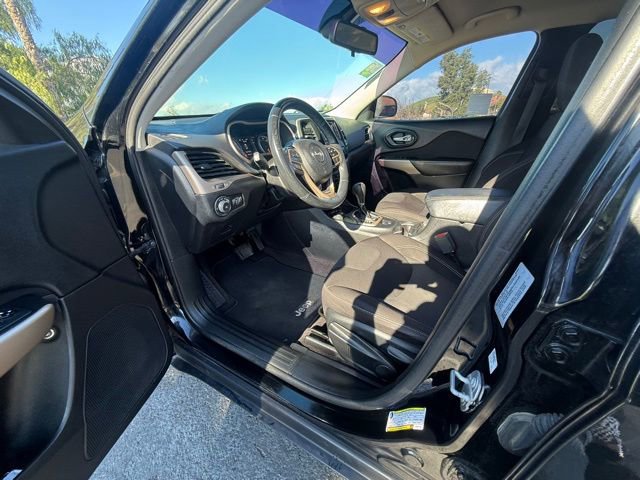 Used 2017 Jeep Cherokee Latitude image 9